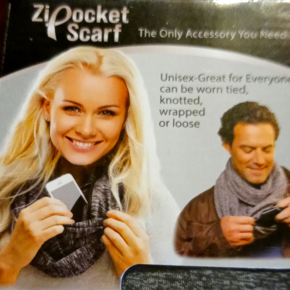 NEW Zipocket Scarf